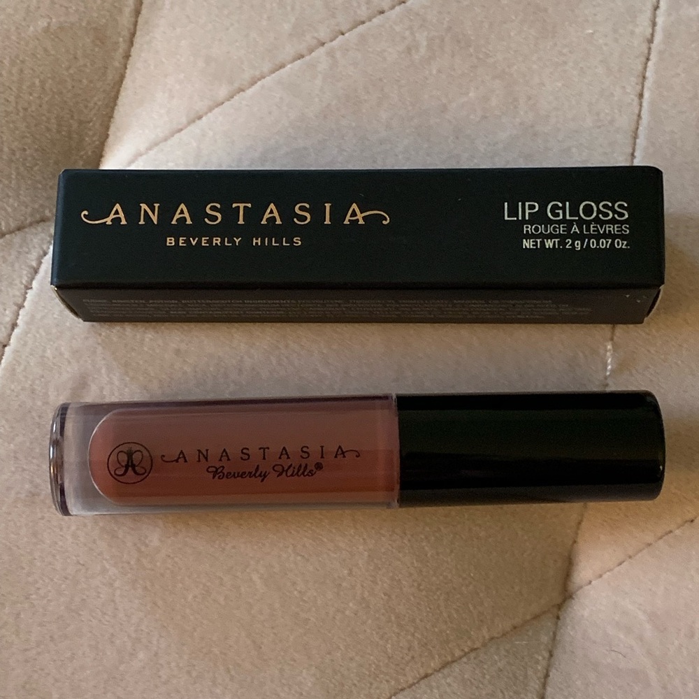 New Anastasia Beverly Hills Lip Gloss in Fudge